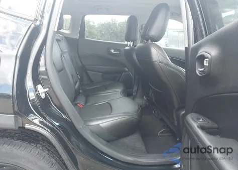 2019 Jeep Compass Altitude 4X4 z USA, uszkodzony, nr VIN 3C4NJDBB2KT598963